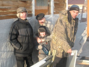 RV9OZ, сын RO9O, UA9OA, RZ9ON,  16 Февраля 2015 у RO9O на дне Рождения